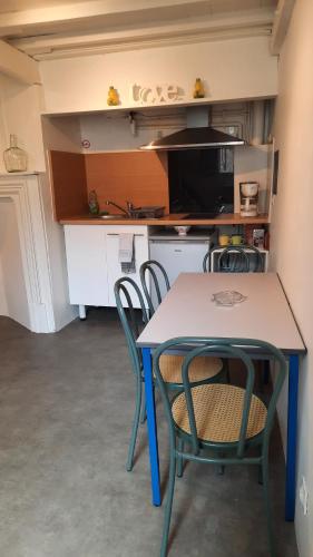 PROMO 27-31 mai Toulouse 15 mn appart 3 lits propre cuisine sde 4 personnes