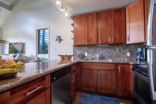 Location Location, By golf and beach in Kawela Bay (HI)