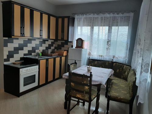 virtuve, Guesthouse Lula 2 in Tepelenë