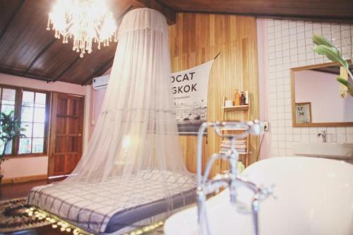 T-House BKK 2Floors near BTS with swimming pool and free Wifi