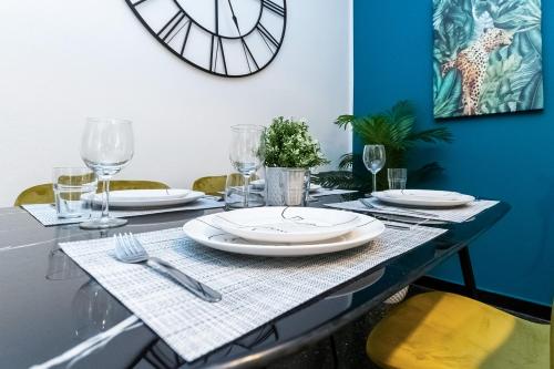 IMMOBIRENT - ACQUARIO Luxury in pieno centro, Janov (fotografie 8)