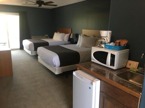 Queen Room with Two Queen Beds