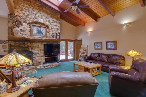 Dumont Cabin with Hot Tub - 22 Mi to Ski Slopes! in Dumont, USA