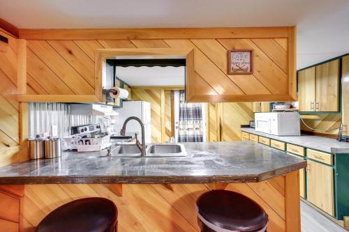 Burkesville Vacation Rental - 5 Mi to the Lake! in Frogue, USA
