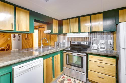 Burkesville Vacation Rental - 5 Mi to the Lake! in Frogue, USA
