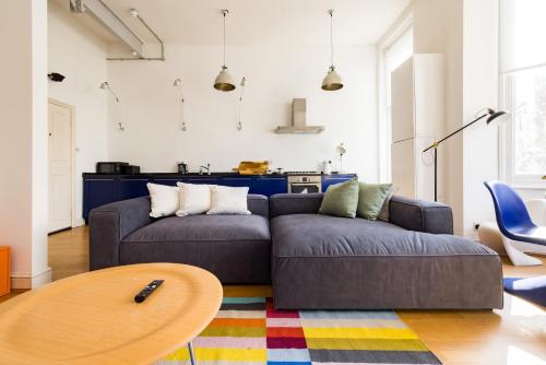 Stylish & Spacious Notting Hill Loft, Londýn