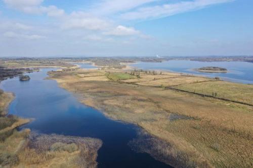 ที่เที่ยวใกล้ที่พัก, Sweet Meadow A delightful romantic thatched cottage by river Shannon on 4 acres is for peace party f in รูสกี