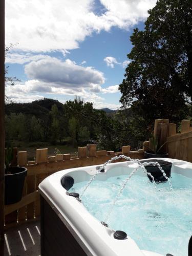 Cocoon Gîtes 2-4 ou 6 pers avec jacuzzi entre Anduze et Alès gîte à louer Carnoulès
