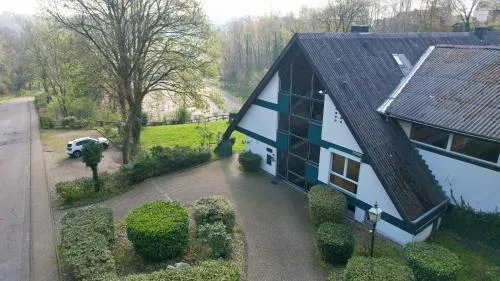 Wunderschön zwischen Ortsausgang und Waldesrand gelegene, schöne Apartments in Herzogenrath, Deutschland