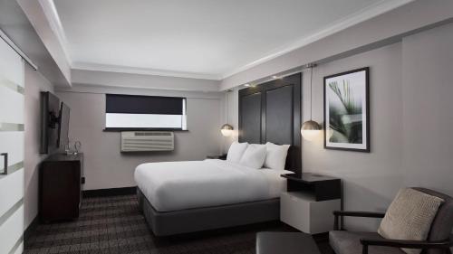 Queen Room - Non-Smoking