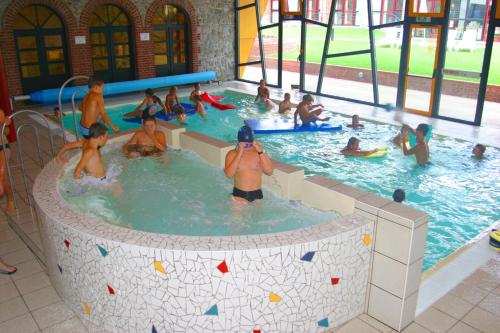 Zwembad, Centre Bol Vert in Trelon