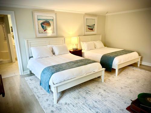 2 queen beds