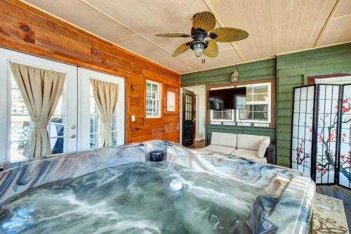Cleveland Cabin W/ Private Hot Tub ~ 7 Mi To Helen - Helen, GA