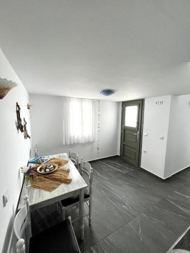 Superior Apartment image 7