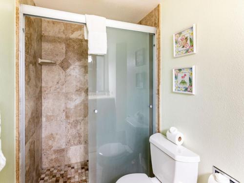 Kamaole Sands 8-402 - 2 Bedrooms Pool Access Spa Sleeps 6 - image 2