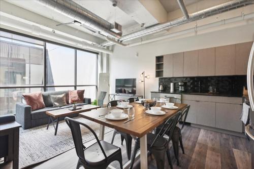 Létesítmények, Large 3BR Apts & Studios, Gym, Game Room in Philadelphia Near Center