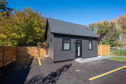 Stylish and Cozy Tiny House with King bed