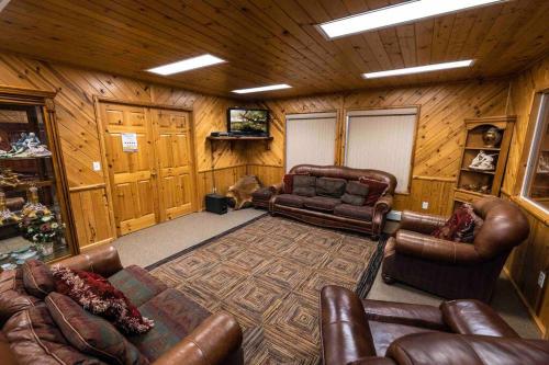 สิ่งอำนวยความสะดวกเพื่อการสันทนาการ, Enjoy The Outback+ Indoor Hot tub+Games+Puzzles+Tennis Court in สปริงซิตี้ (ยูท่าห์)