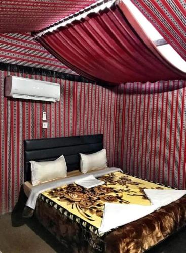 1 queen bed