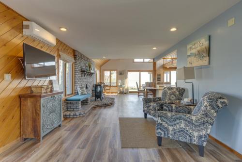 Amazing Rocky Point Retreat Overlooking the Sound! - image 6