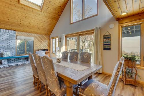 Amazing Rocky Point Retreat Overlooking the Sound!