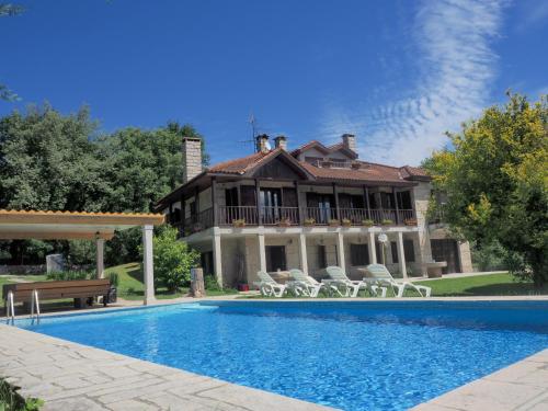 Espectacular Casa con Piscina en Allariz - Baños de Molgas