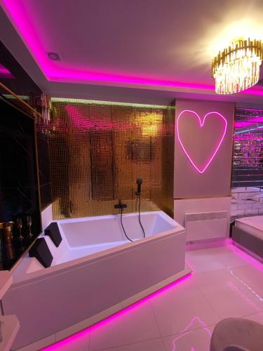 Apartament "Love Paradise" Centrum z dużą wanną dla Dwojga