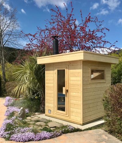 Sauna, Logement classé 4 étoiles avec JACUZZI SAUNA et vue sur le Canigou (Logement classe 4 etoiles avec JACUZZI SAUNA et vue sur le Canigou) in Fuilla