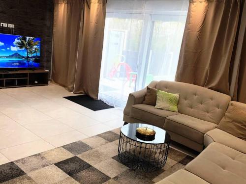 Haus mit 5 Schlafzimmer 2 Bäde 1 Wohnzimmer 3 Park