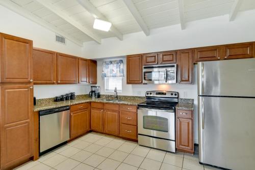 Ormond Beach Vacation Rental - Walk to Ocean! in Ormond Beach, USA