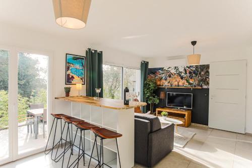 ห้องครัว, VILLA - SPA JACUZZI - TERRASSES - CLIM & BBQ - La Valette-du-Var in ลา วาเลต-ดู-วาร์