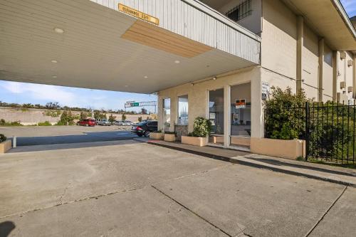 Heritage Inn Express Hayward - image 14