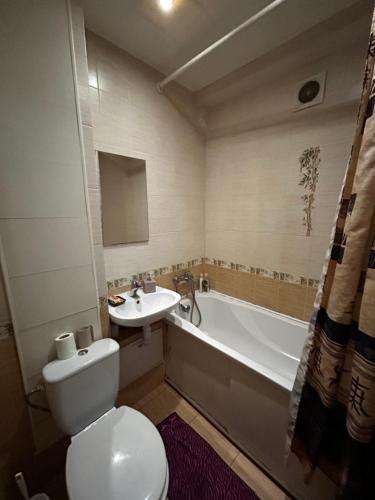 Apartment near train station and close to city center - image 9