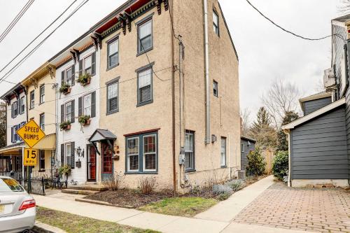 Charming Brooke House with Patio - In Town!