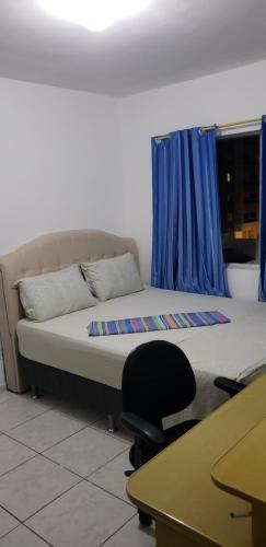 Quarto em Apartamento Centro