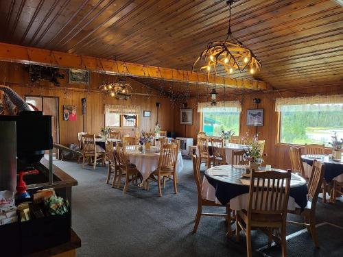 Tolsona Lake Lodge
