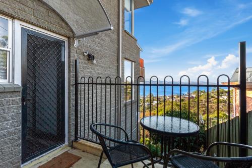 Spectacular Views - One Bedroom Unit - Free Parking - Free WIFI