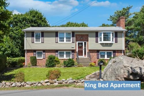 Ocean Breeze-King Bed-Walk to Beach - Apartment - Gloucester