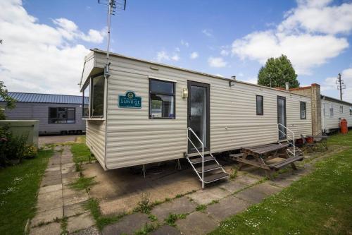 Lovely 8 Berth Caravan At Naze Marine Holiday Park Ref 17012p - Hotel - Walton-on-the-Naze