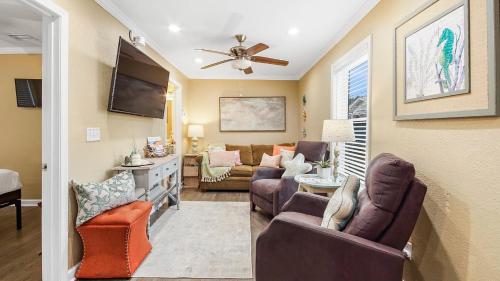 BeachLife Unit BC Getaway Sleeps 22