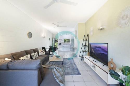 ZEN Westralia: 2-BR Cozy Inner-City Apt Near Shops