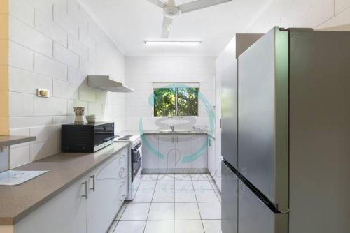 ZEN Westralia: 2-BR Cozy Inner-City Apt Near Shops