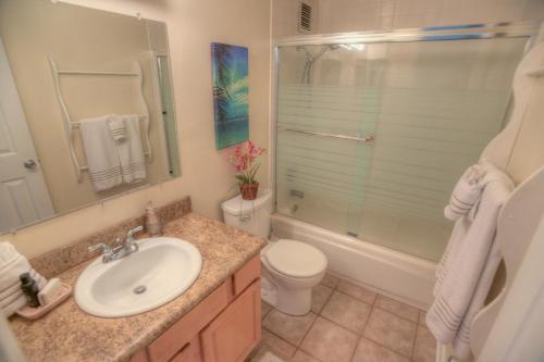 Menehune Shores 225 - Ocean Front 2-Bedroom Air-Conditioned Condo with a Tremendous View - image 11