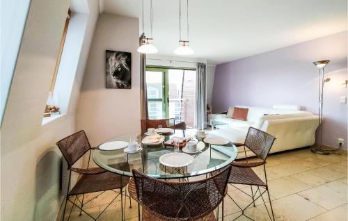 Nice Apartment In Bredene With Kitchen
