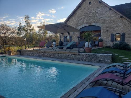 Piscina, Le Roulottes du Petit Gouffre de Padirac avec Spa in Gramat