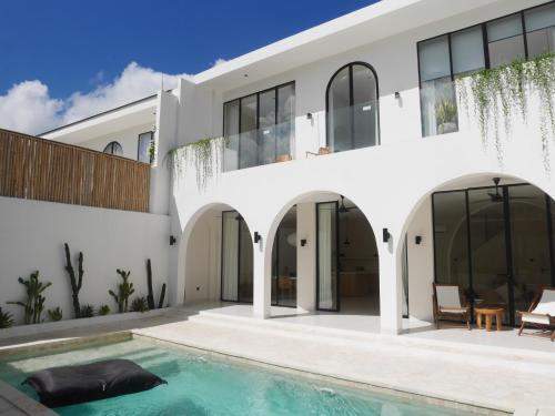 Boho Chic Mediteranean 2 BR Villa Canggu