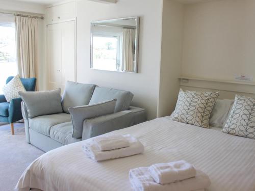 34 The Salcombe - main image