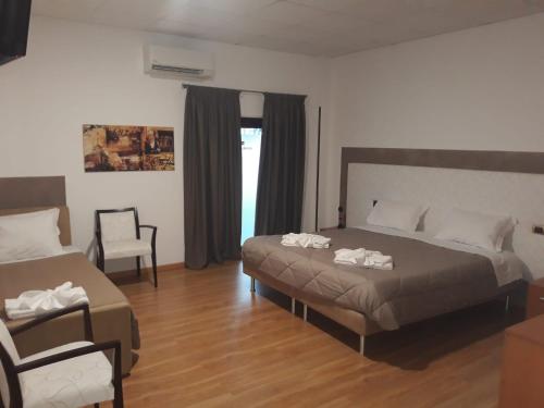 Large Double or Twin Room