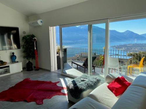 Casa Collina in Brione sopra Minusio