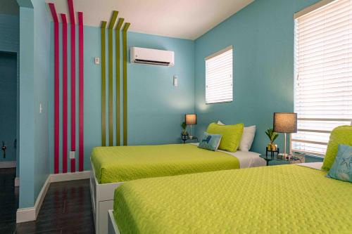 Beds n' Drinks in Miami Beach, USA